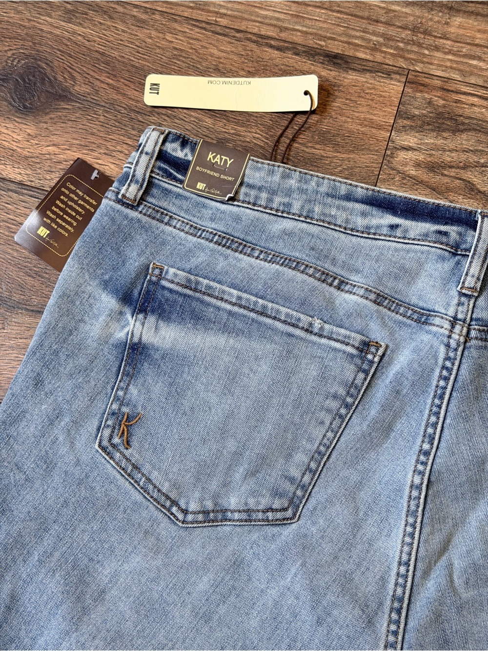 KUT from the Kloth Katy Boyfriend Denim Shorts in a light wash size 14W - Picture 7 of 16
